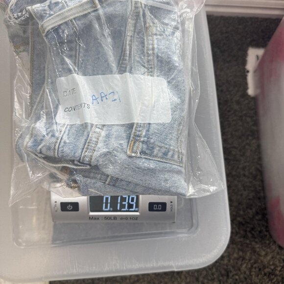 Levis 501 Shorts Womens 32 Blue High Rise Distressed Denim Cut Off Raw Hem - Picture 9 of 9